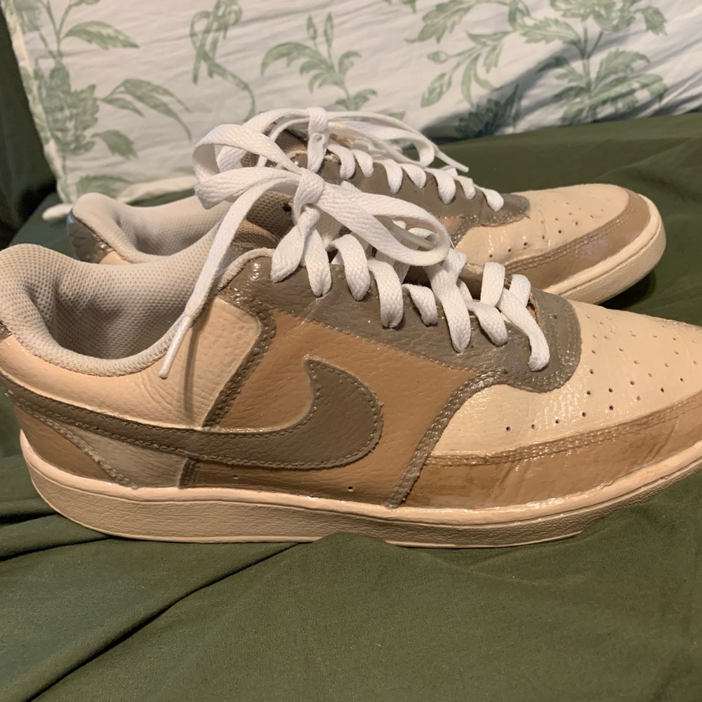 Custom Nikes - Picture 5 of 11